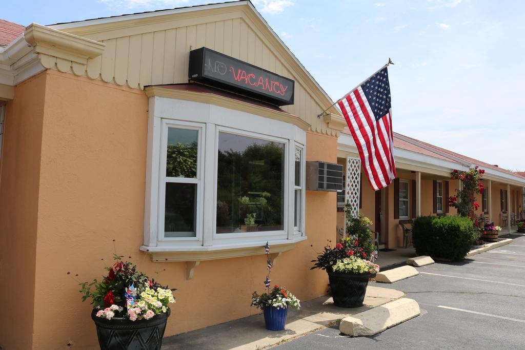 The Bay Willows Inn Middletown Exterior foto